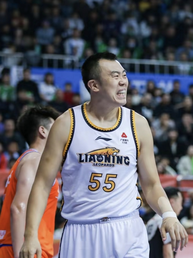 壹号娱乐-出色发挥引发热议！，巴特勒在C9比赛中重要助攻比赛高潮迭起(巴特勒pe)