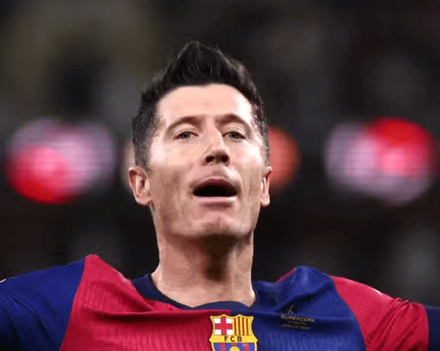 壹号娱乐- 莱万多夫斯基波兰进球 