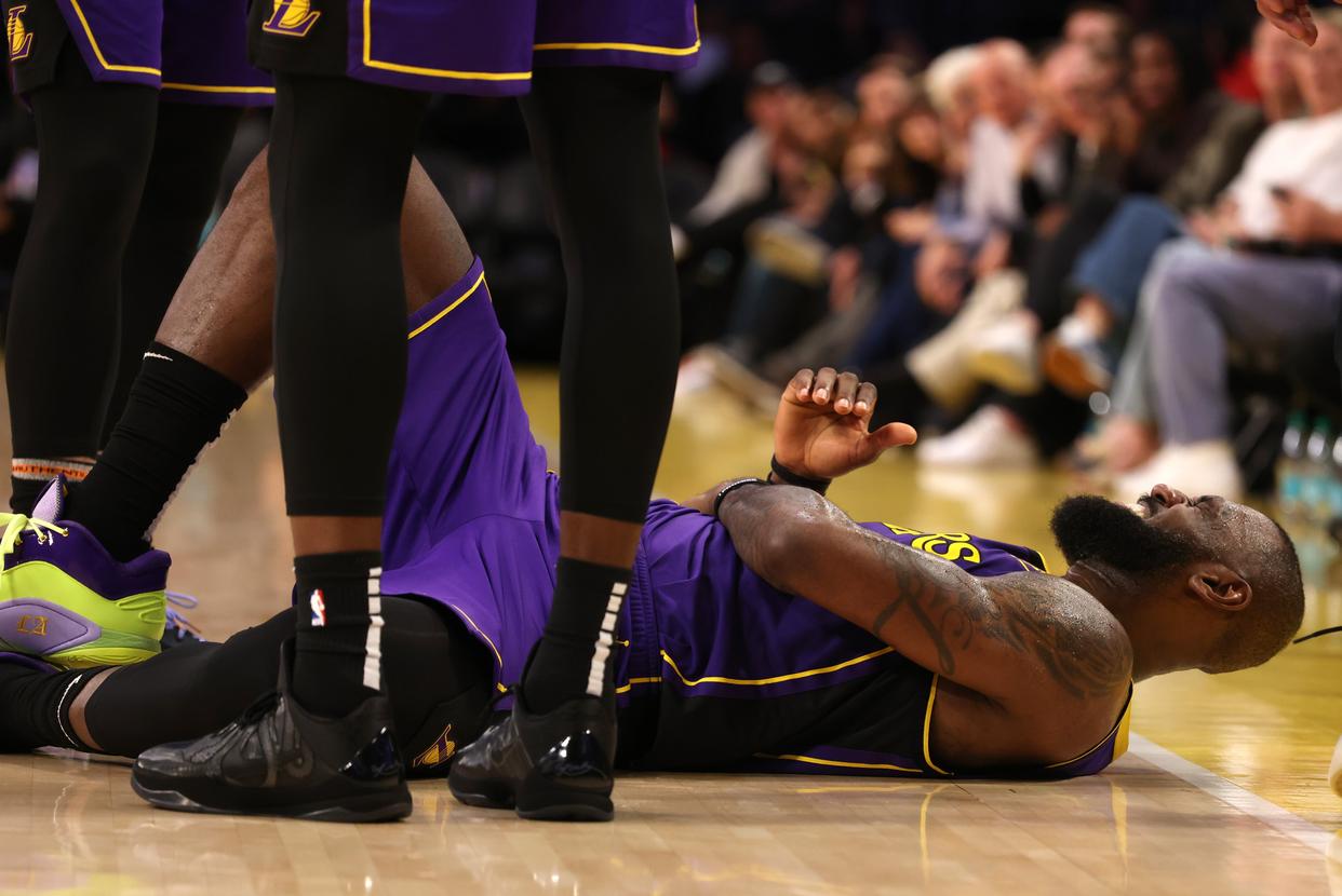 壹号娱乐- 詹姆斯遭遇二十连败,巴塞罗那教练面临压力了吗 